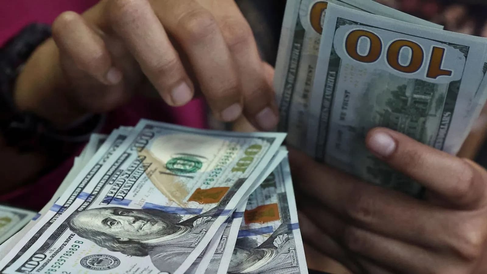 Dólar sobe para R$ 5,22 e atinge maior nível desde março